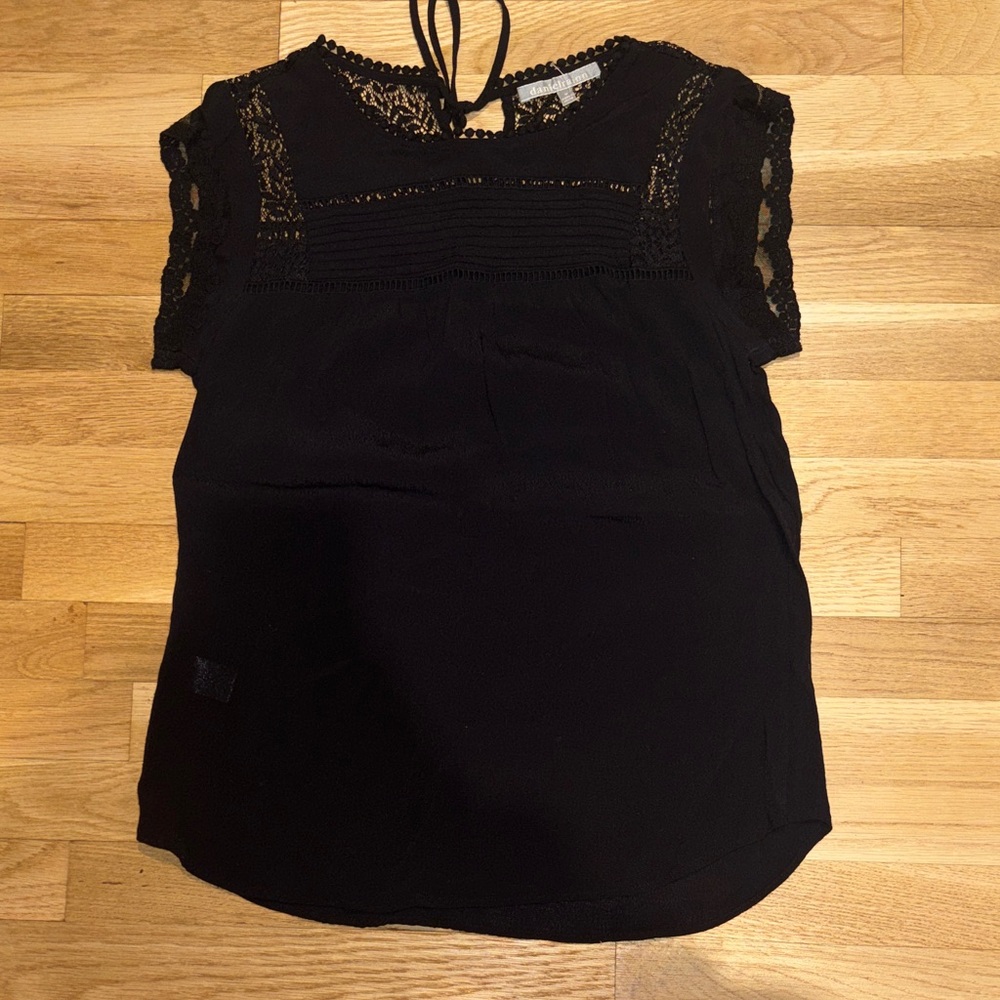Daniel Rainn Women’s Blouse, Excellent Condition! Size Medium